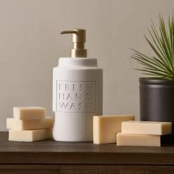 Riviera Maison Zeeppompje Tekst, Zeepdispenset Gouden Pompje - Fresh -Badkamermeubels Winkel 11038287