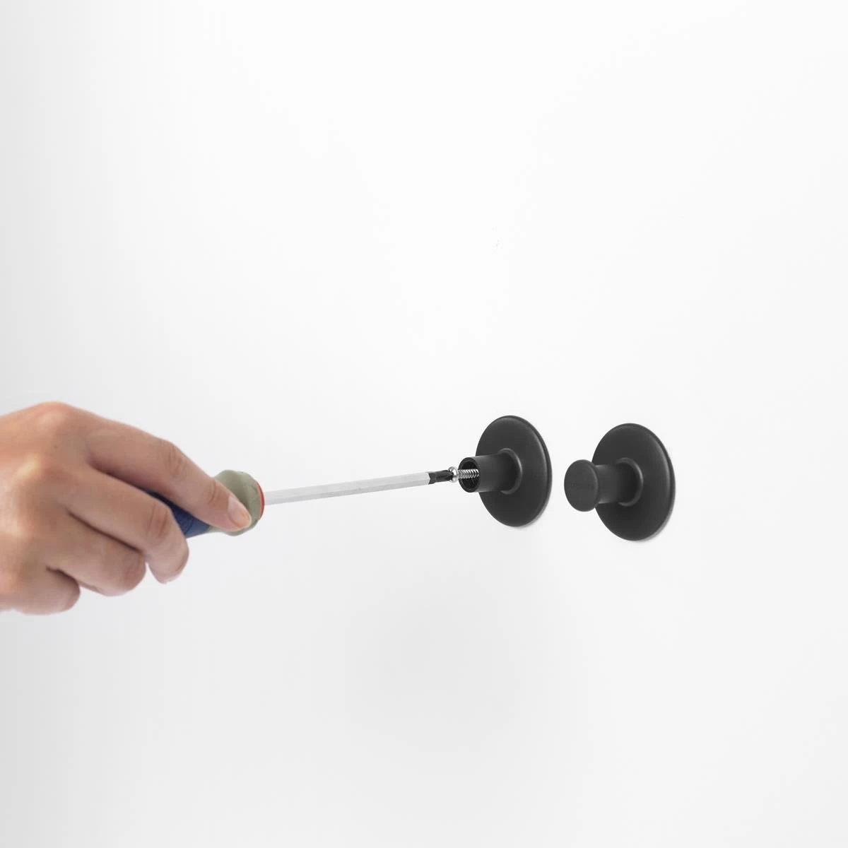 Brabantia ReNew Handdoekhaakjes - 2 St. 8 Brabantia ReNew Handdoekhaakjes - 2 St. - Image 6