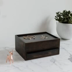 Umbra Stowit Sieradendoos - Walnut 16 Umbra Stowit Sieradendoos - Walnut -Badkamermeubels Winkel 9496359