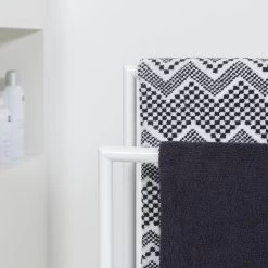 Sealskin Tube Vrijstaand 2-armig Handdoekrek - Wit -Badkamermeubels Winkel 9601627