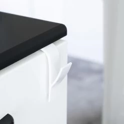 QUVIO Handdoekhouder Plastic Haakje - Wit -Badkamermeubels Winkel 9911918